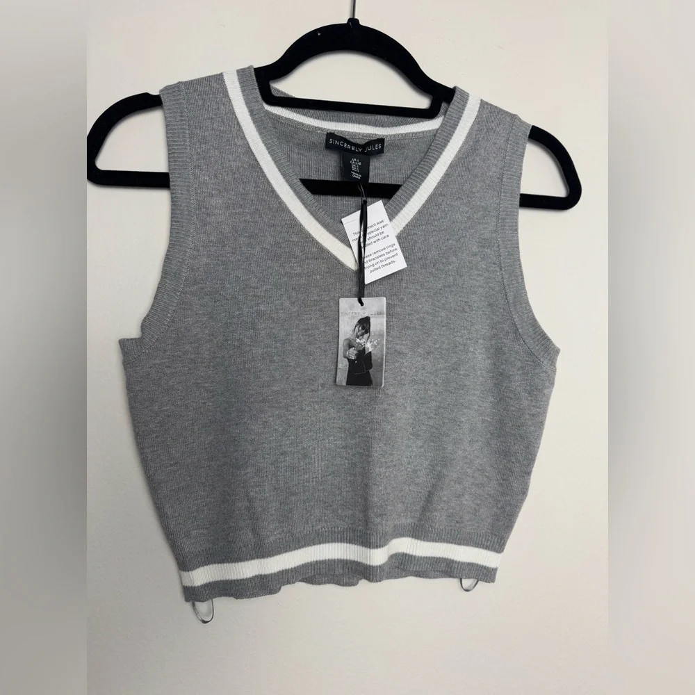 Sincerly Jules Versatil Grey Top & Skirt Set White Accents NWT - Picture 4 of 9